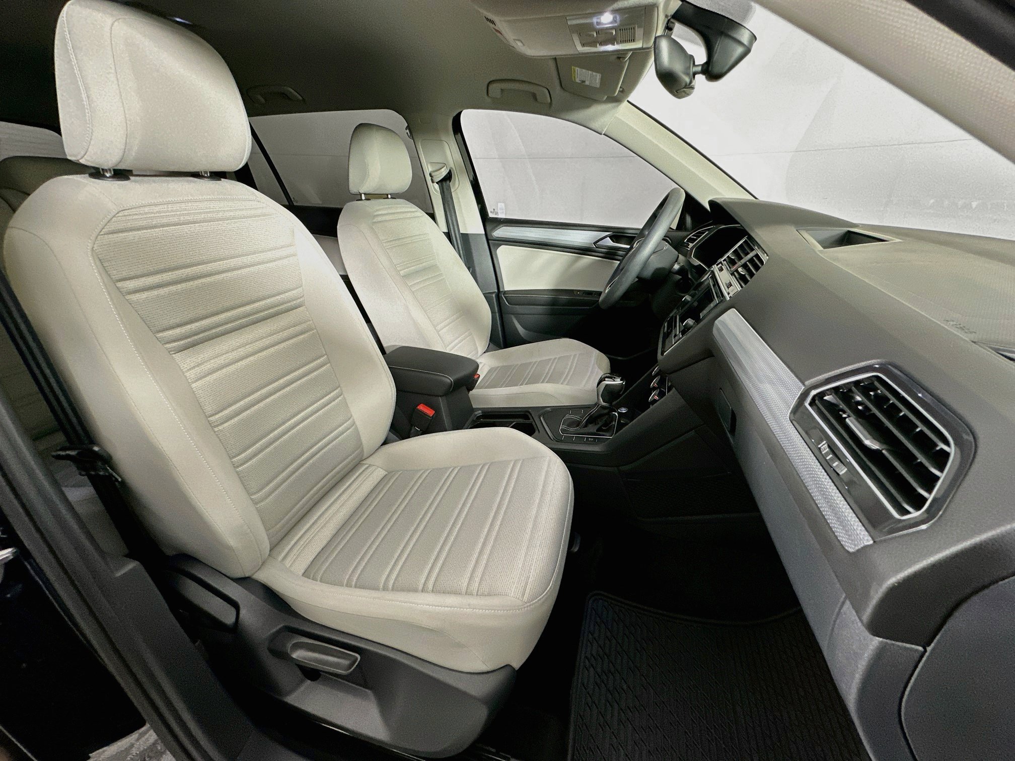 Used 2023 Volkswagen Tiguan S FWD image 28