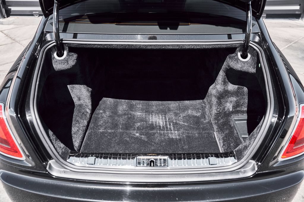 Used 2014 Rolls-Royce Ghost RWD image 19