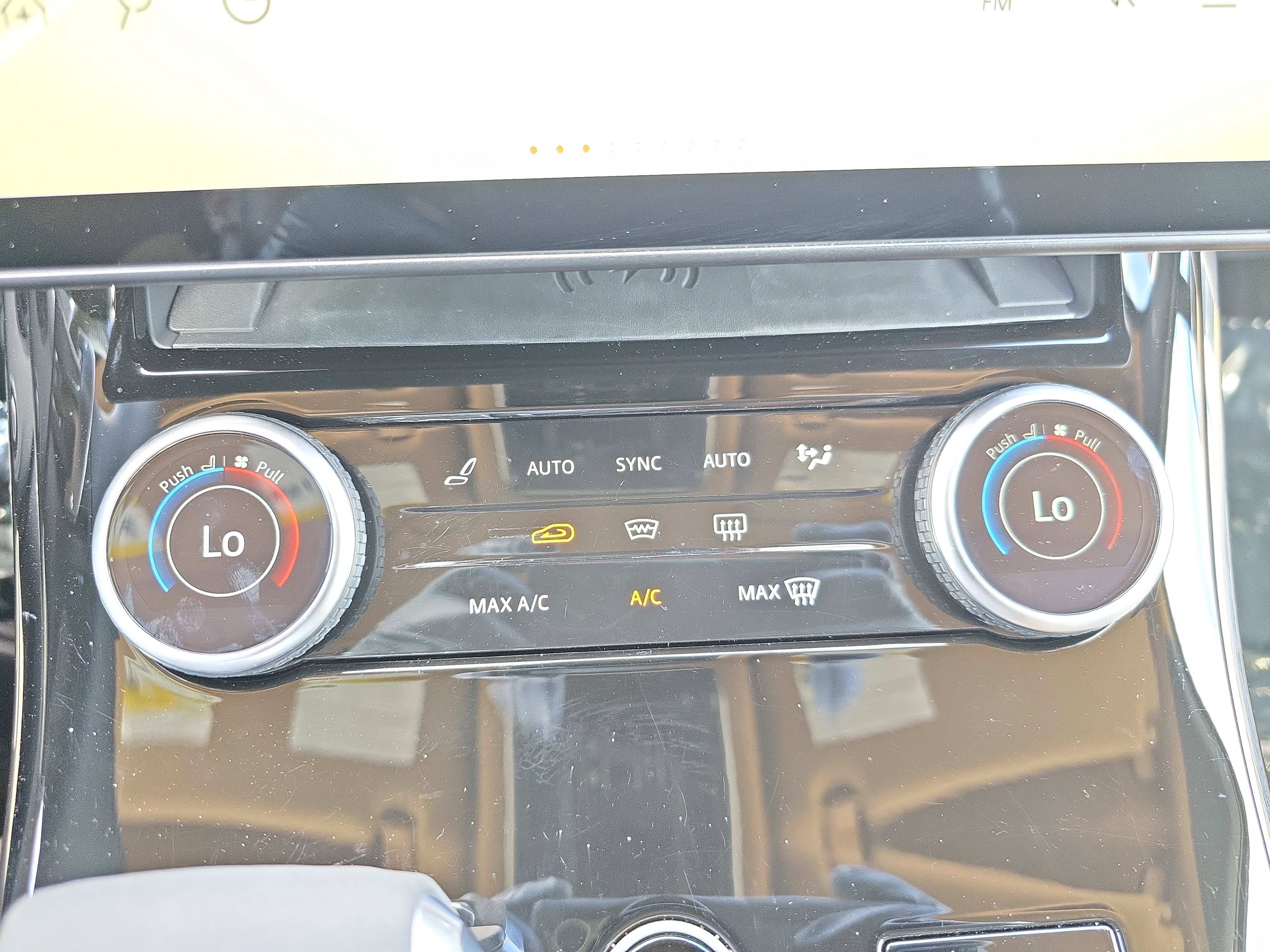 Used 2023 Land Rover Range Rover Sport SE image 19