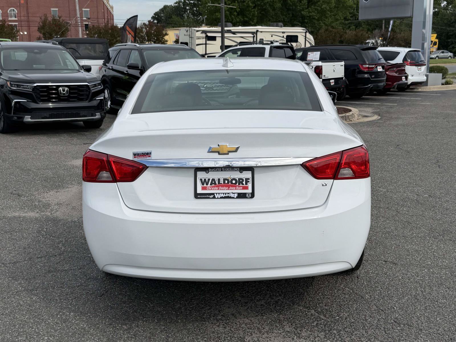 Used 2019 Chevrolet Impala LT FWD image 4