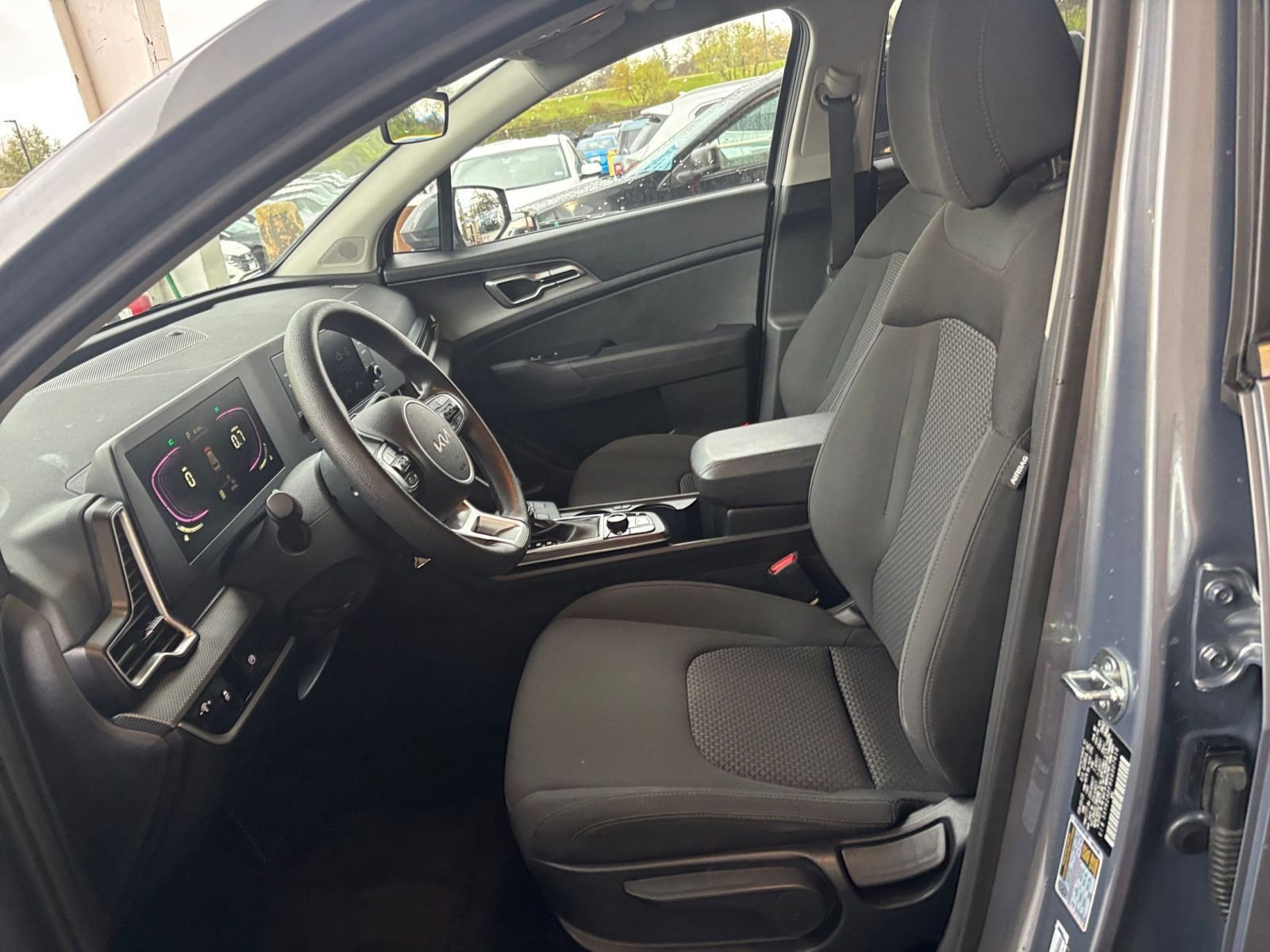 Used 2025 Kia Sportage LX image 27