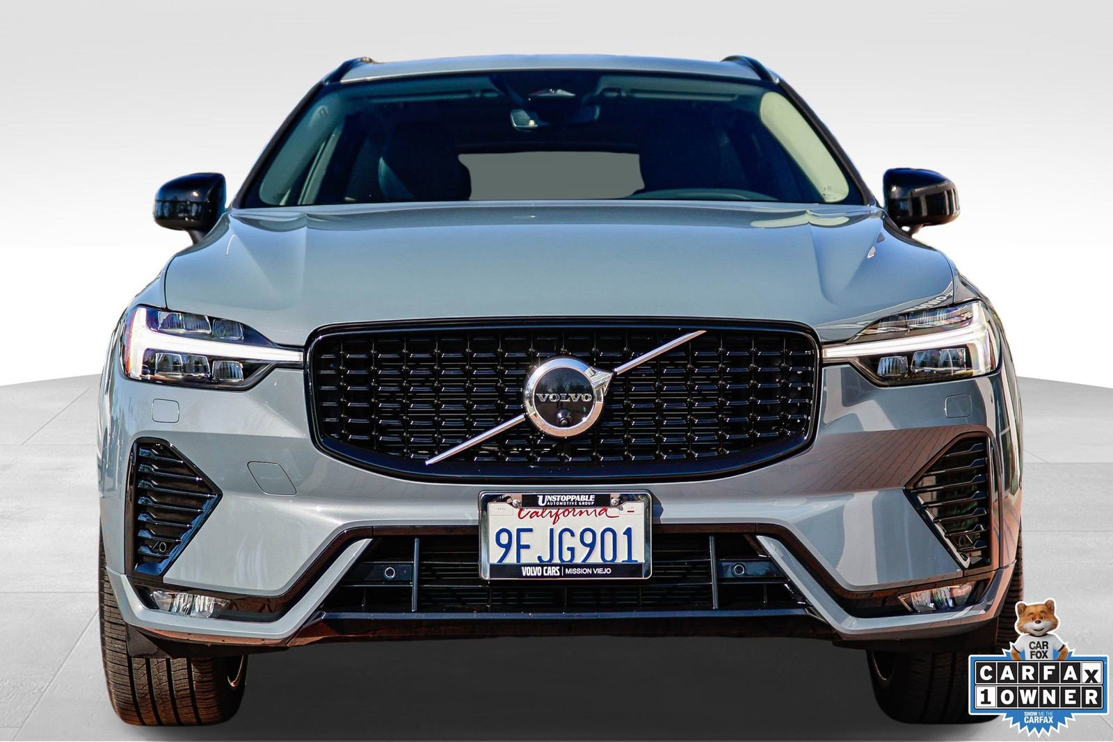 Used 2023 Volvo XC60 B5 Ultimate w/ Climate Package image 2