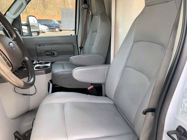 Used 2017 Ford E-450 and Econoline 450 Super Duty w/ Power Windows & Locks Group RWD image 16