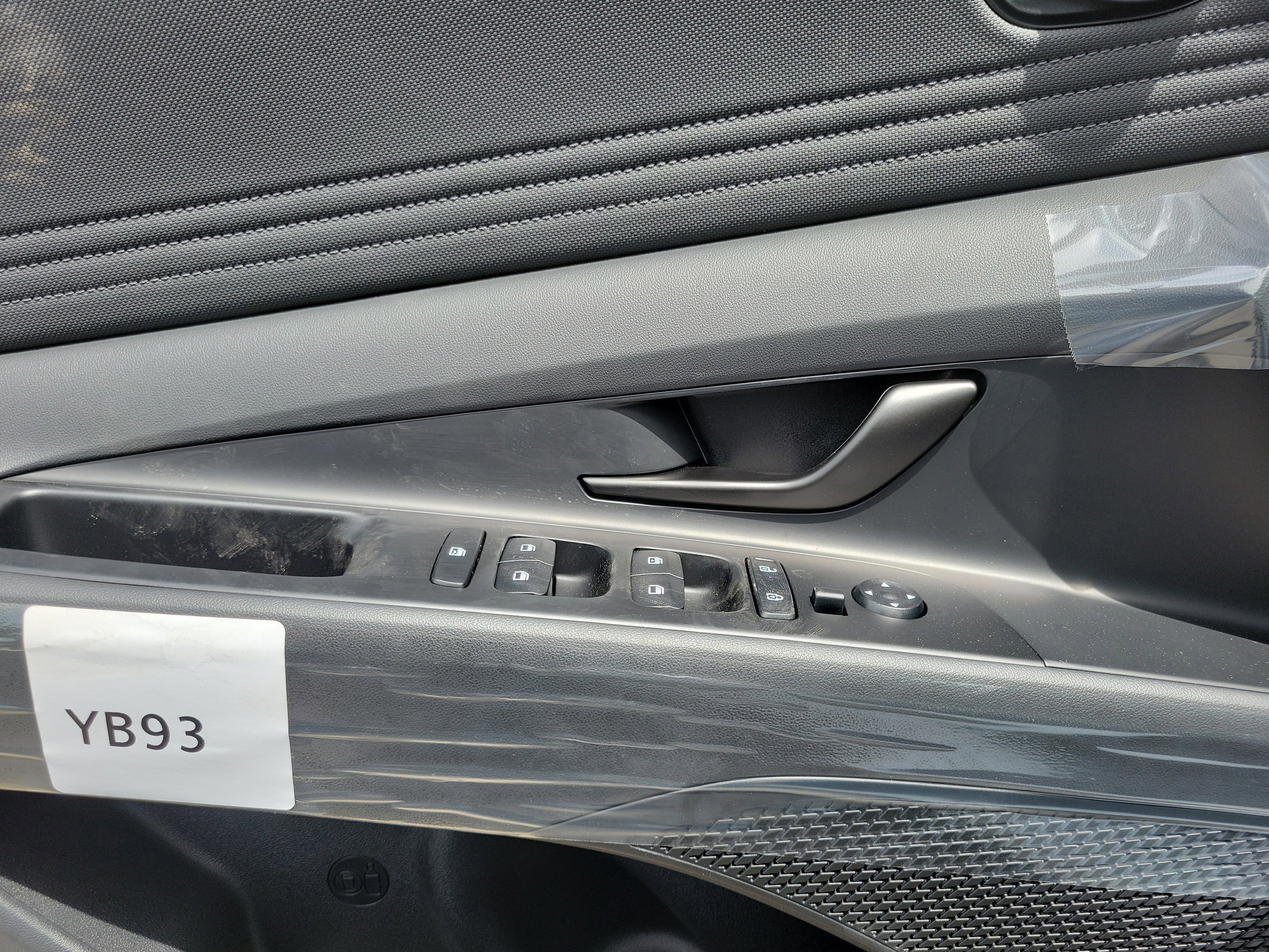 New 2025 Hyundai Elantra SEL w/ Cargo Package FWD image 17