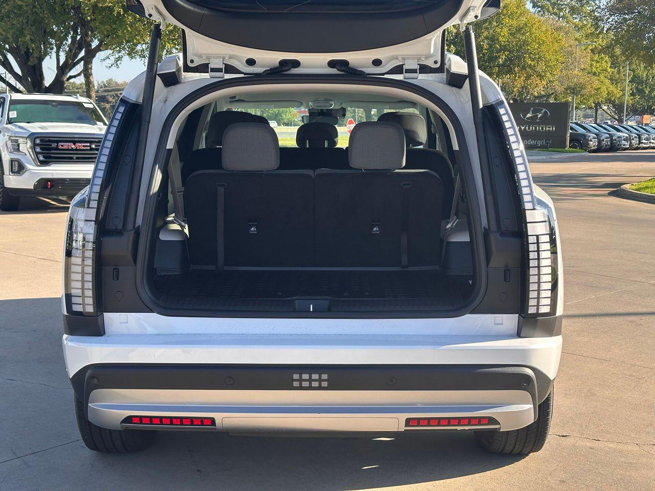 New 2026 Hyundai Ioniq 9 S image 12