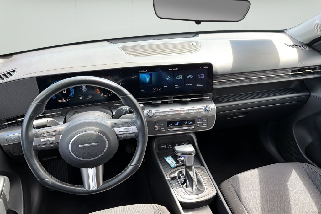 Used 2025 Hyundai Kona SEL FWD image 21