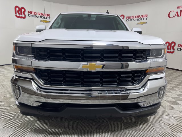 Used 2018 Chevrolet Silverado 1500 LT w/ Texas Edition RWD image 2