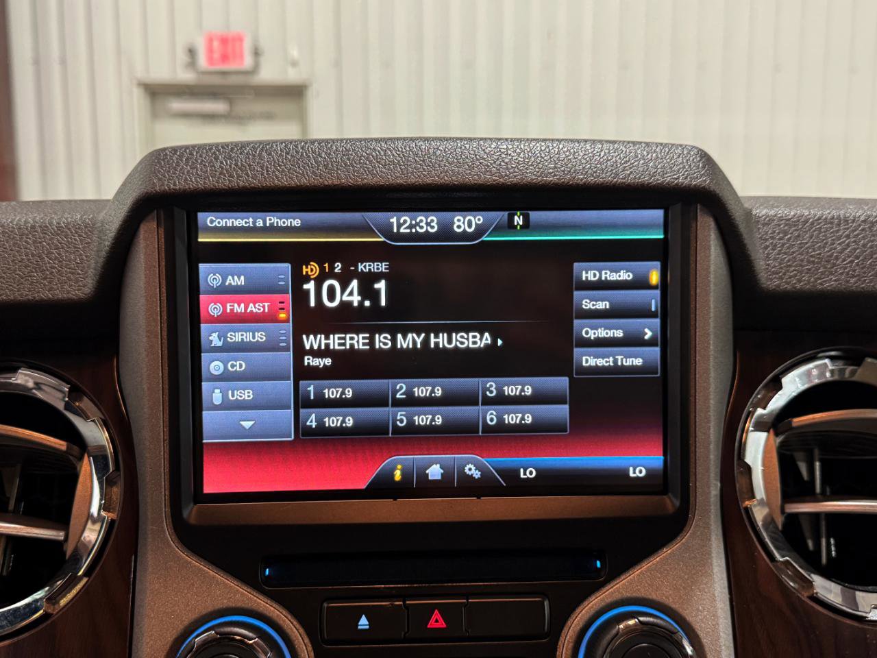 Used 2014 Ford F250 Lariat w/ Lariat Ultimate Package image 39