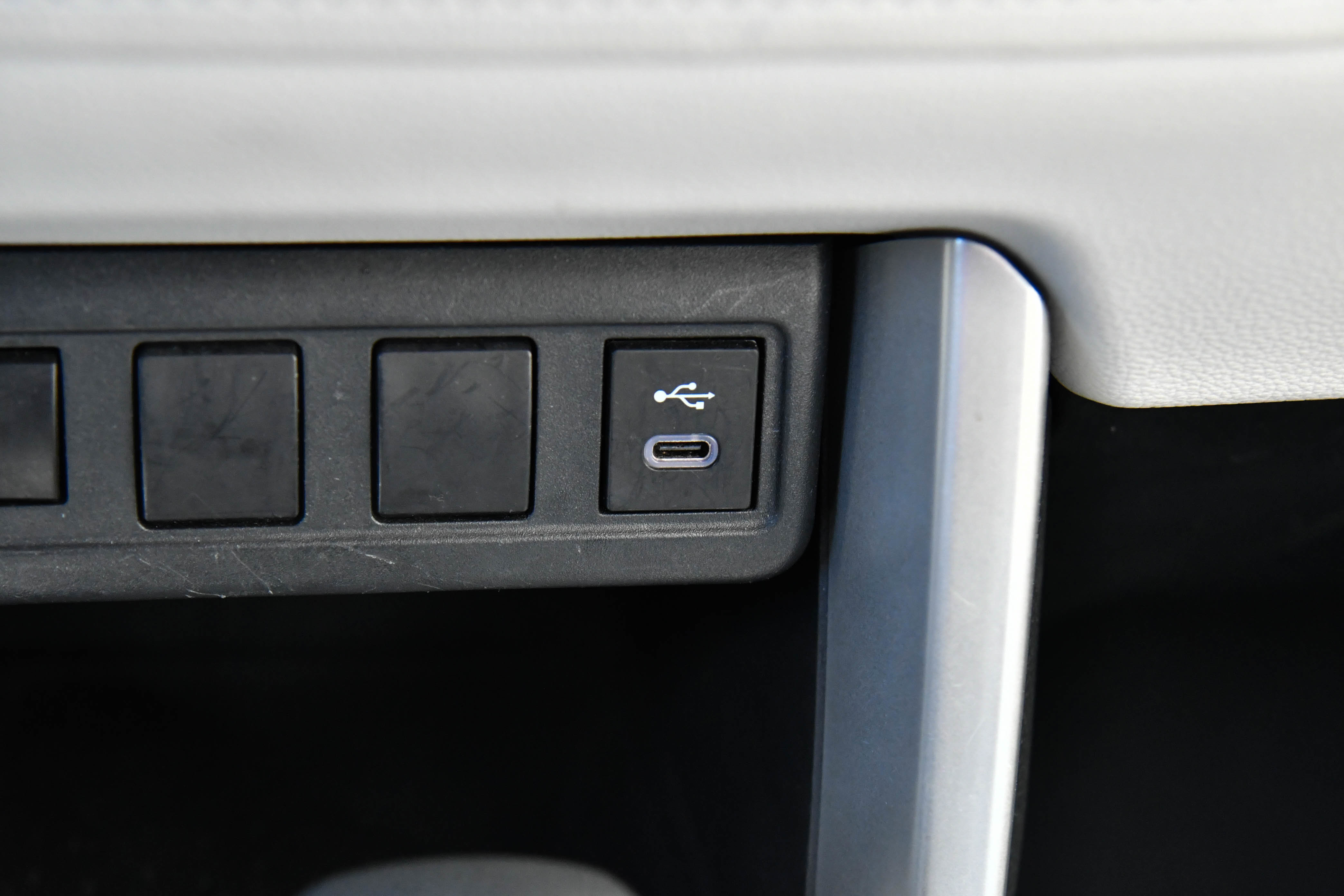 Used 2024 Toyota Corolla Cross L FWD image 24