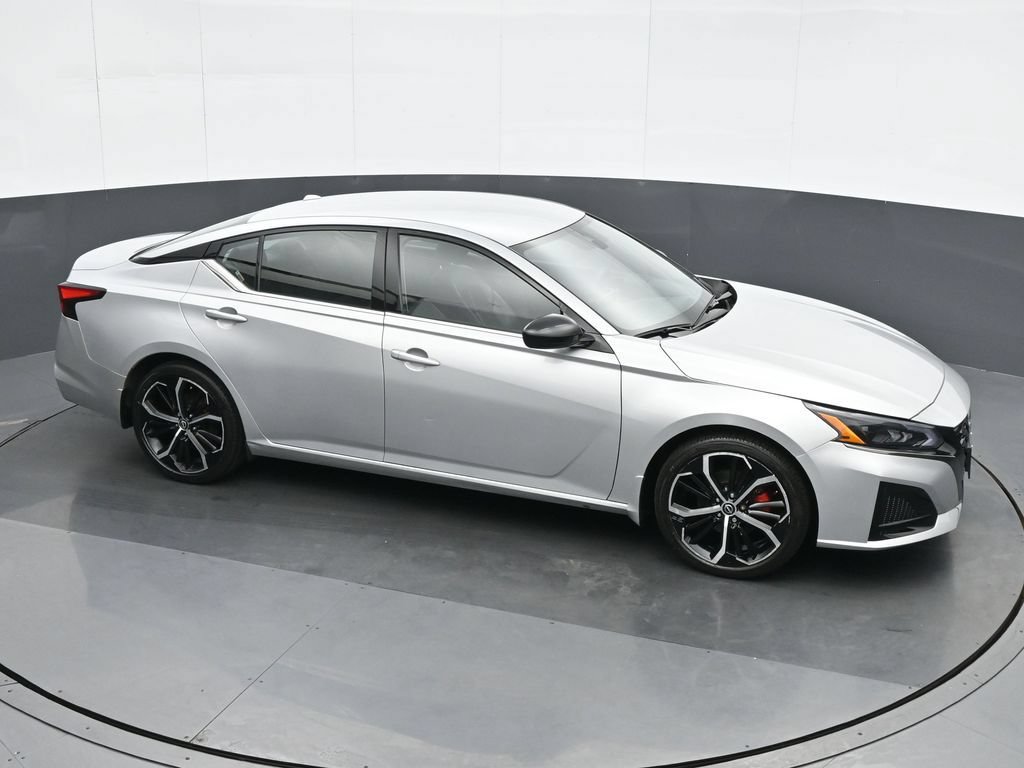 Used 2023 Nissan Altima 2.5 SR FWD image 24