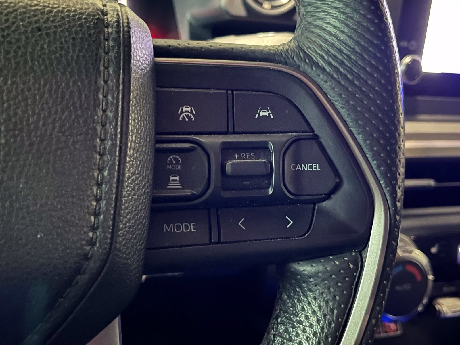 Used 2024 Toyota Tacoma SR5 AWD/4WD image 30