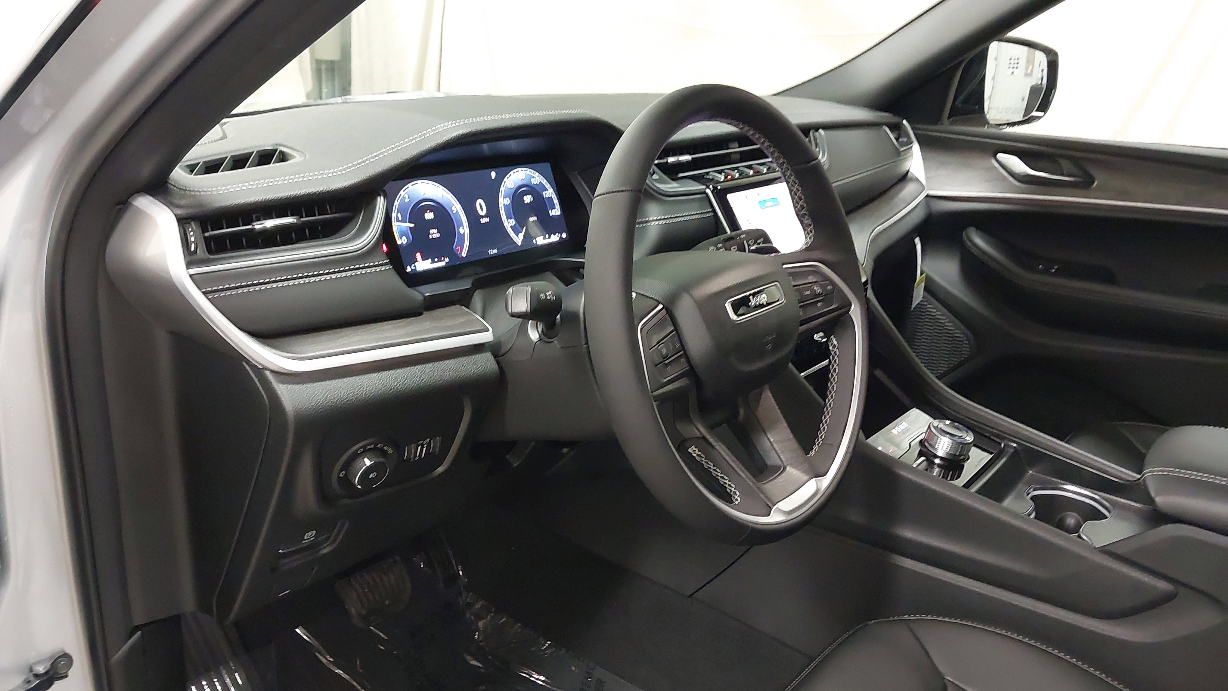 New 2025 Jeep Grand Cherokee L Limited w/ Trailer Tow Package image 17