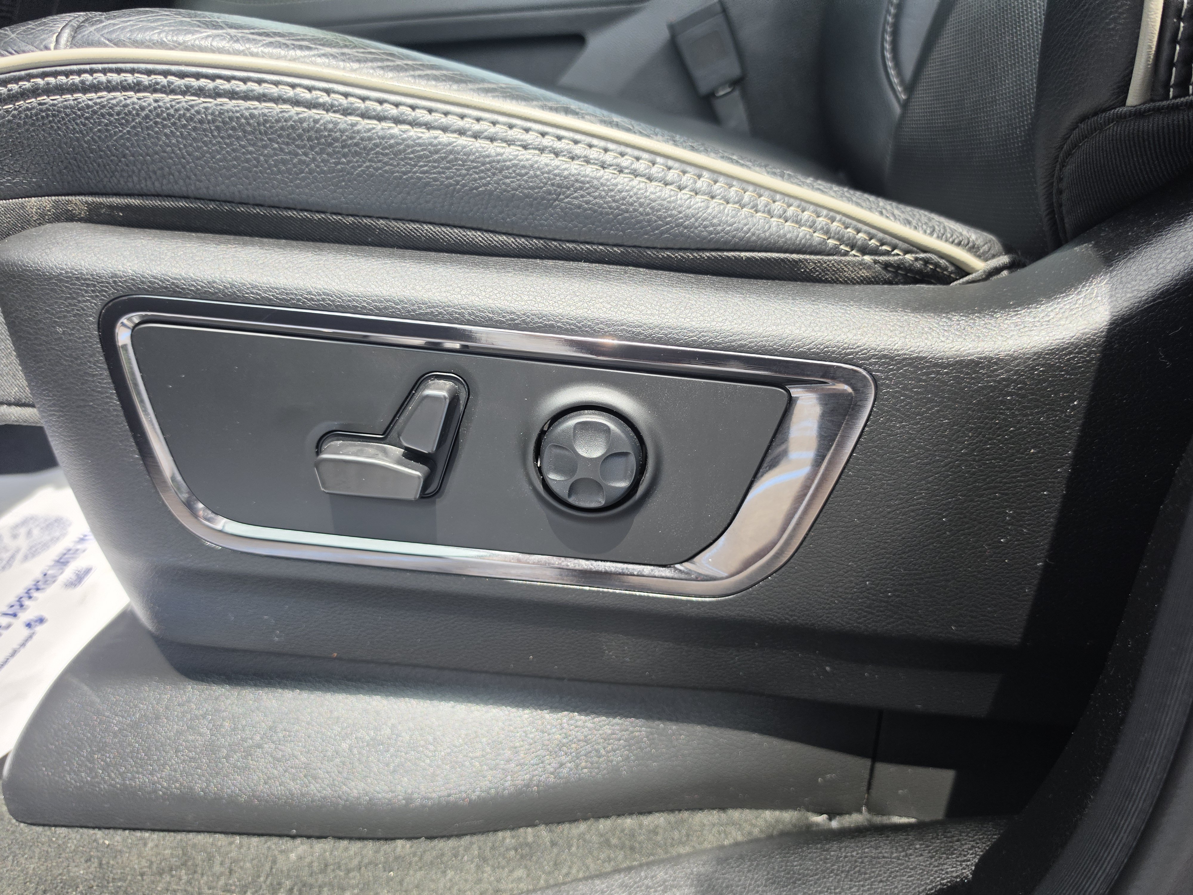 Used 2024 RAM 1500 Limited AWD/4WD image 17