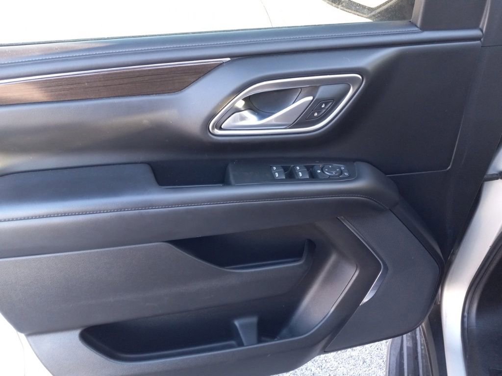 Used 2022 GMC Yukon XL SLE w/ Gmc Pro Safety Plus Package image 17