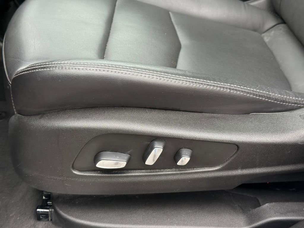 Used 2024 Cadillac XT5 Premium Luxury image 15