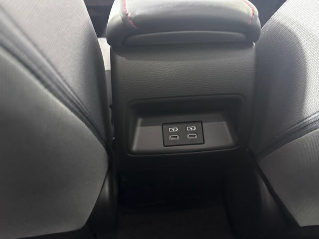 Used 2025 Toyota Corolla SE w/ SE Premium Package AWD/4WD image 17