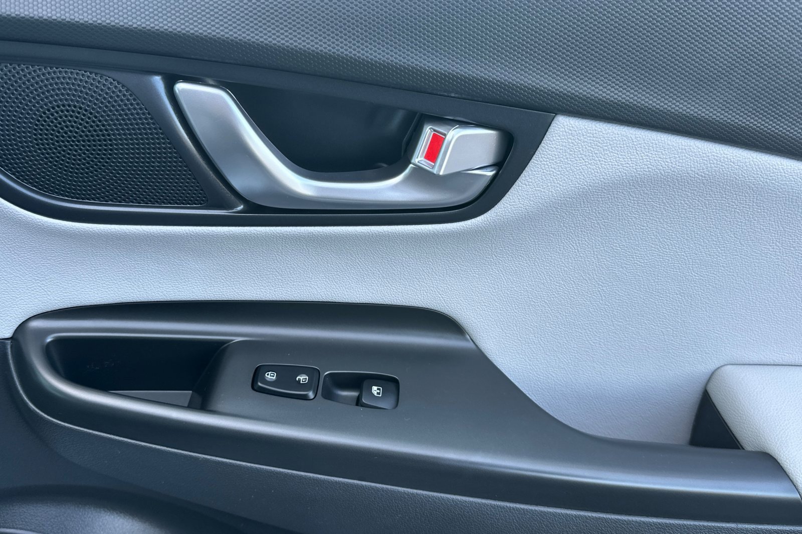 Used 2023 Hyundai Kona Limited w/ Cargo Package image 19