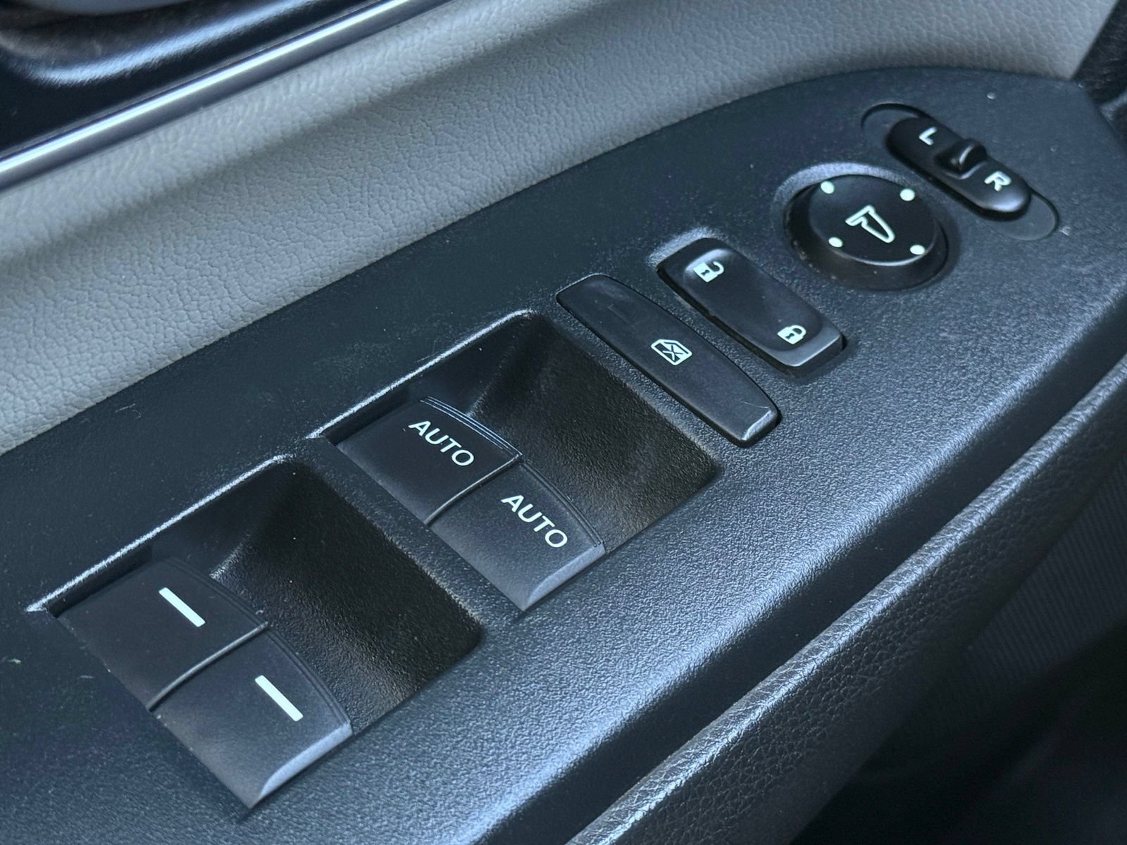 Used 2017 Honda CR-V EX-L image 33