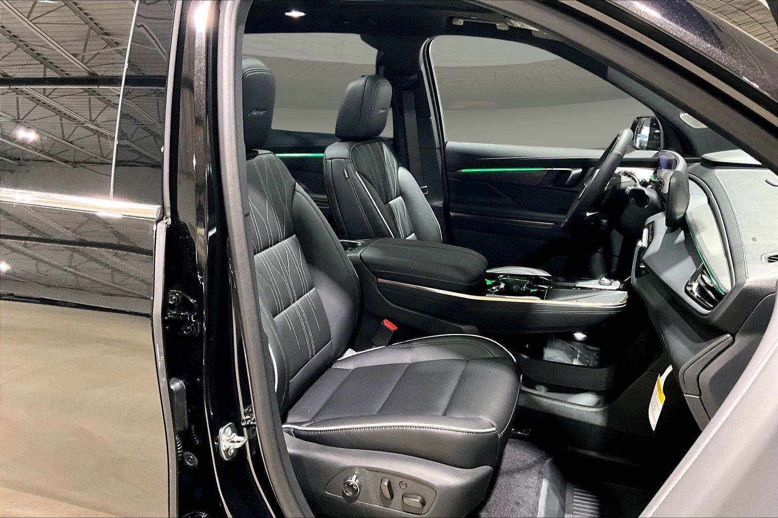 New 2026 Buick Enclave Avenir image 12