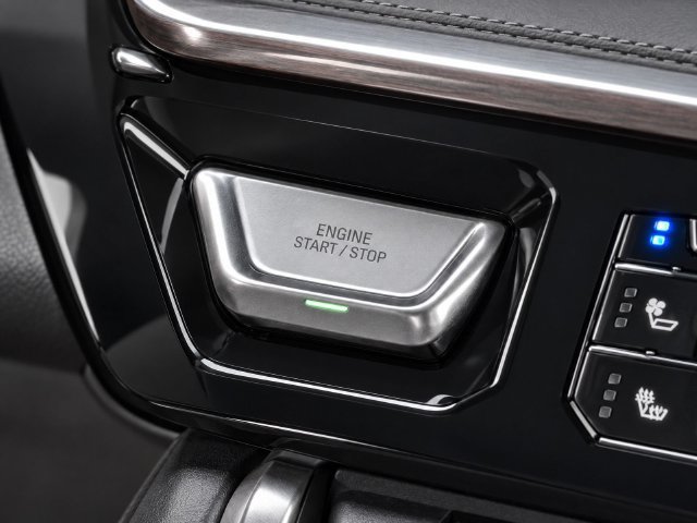 Used 2025 GMC Sierra 2500 Denali w/ Technology Package AWD/4WD image 18