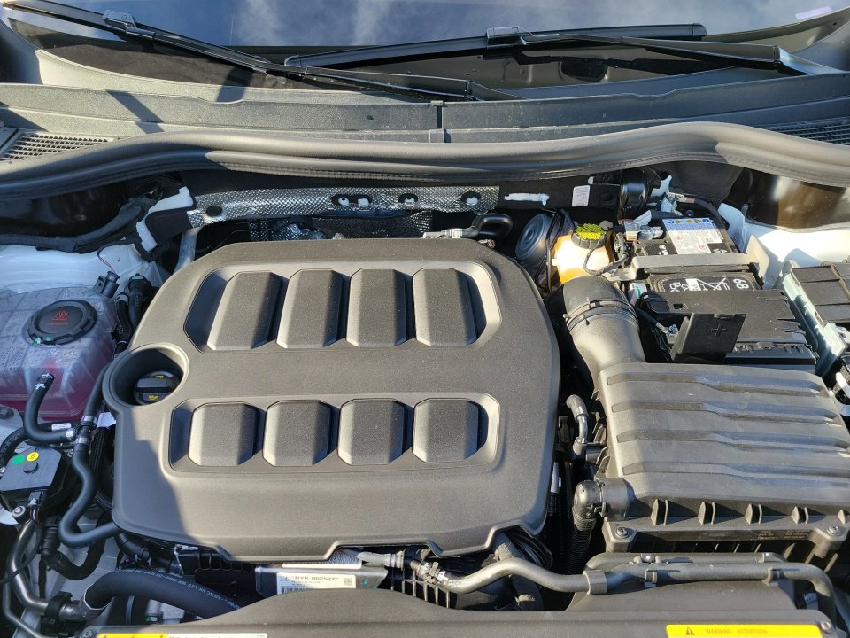 New 2026 Volkswagen Tiguan SEL R-Line image 16