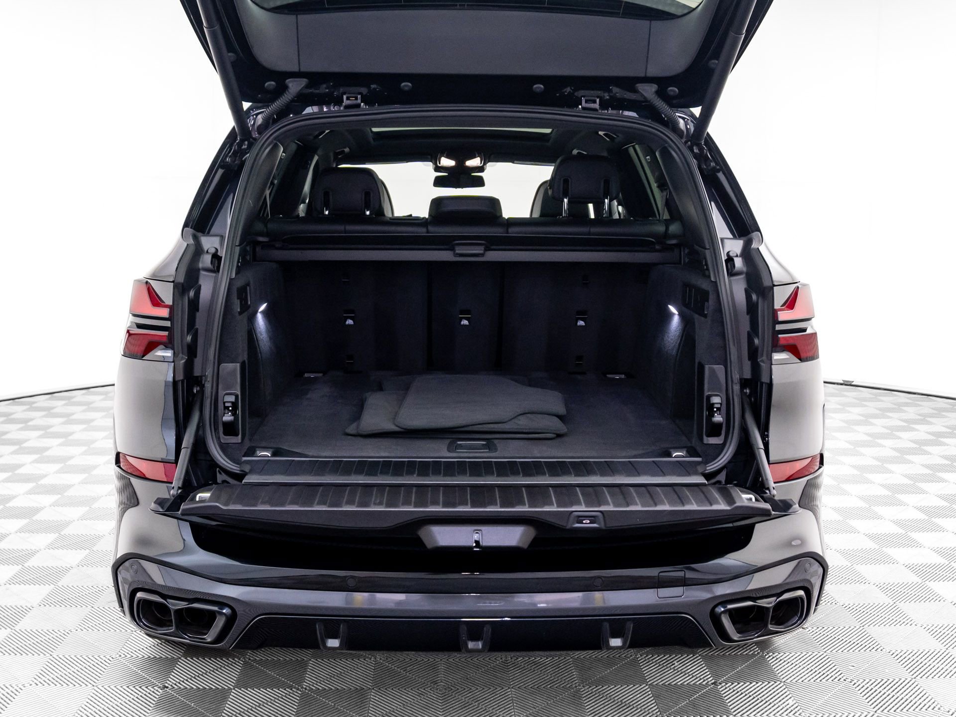 Used 2024 BMW X5 M60i image 33