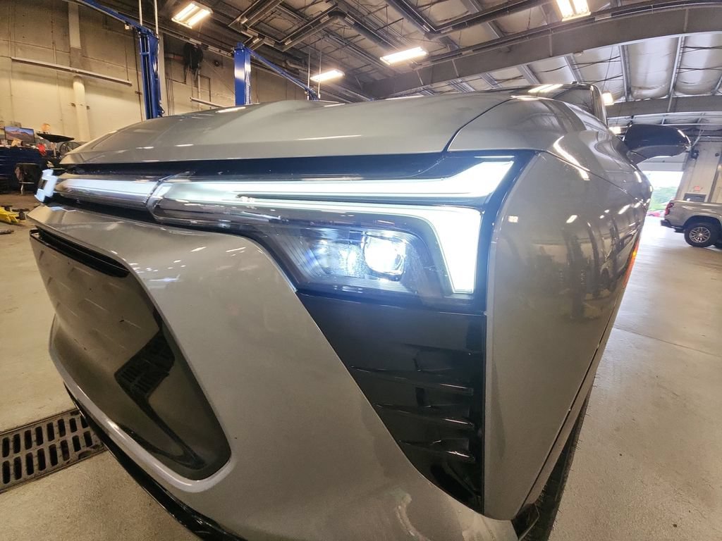 Certified 2024 Chevrolet Blazer EV RS AWD/4WD image 30