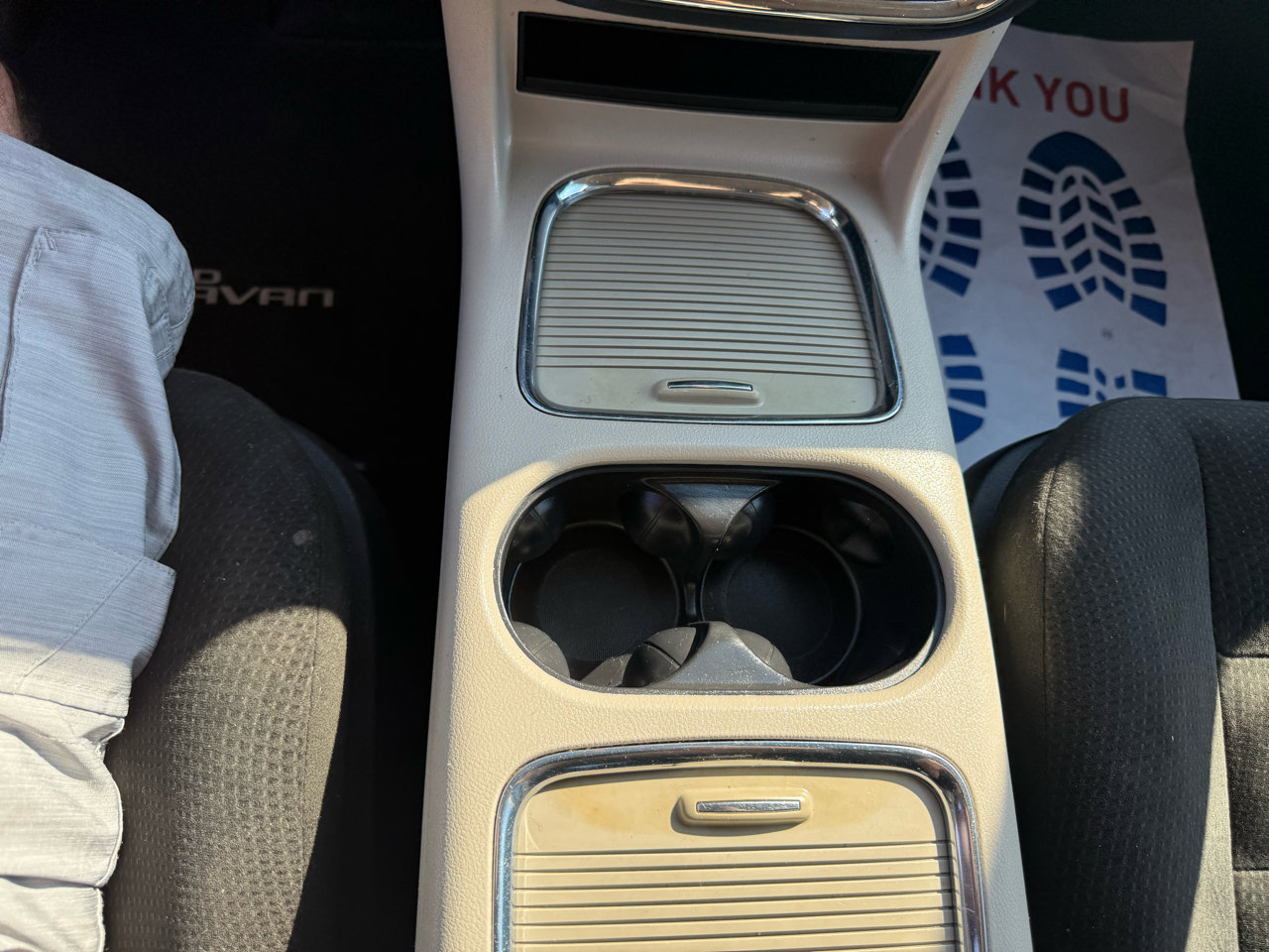 Used 2016 Dodge Grand Caravan SXT image 34