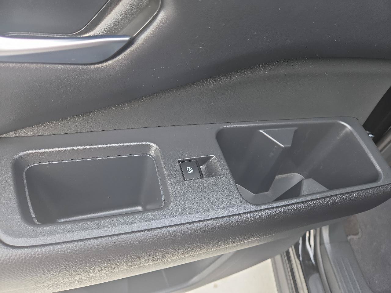 Used 2023 Nissan Pathfinder SL AWD/4WD image 13