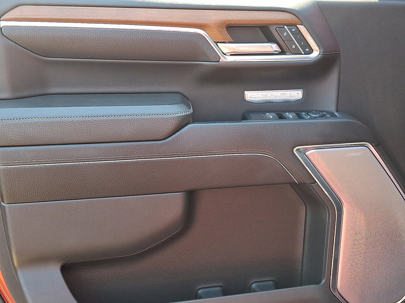 Used 2023 GMC Sierra 1500 Denali w/ Technology Package image 11