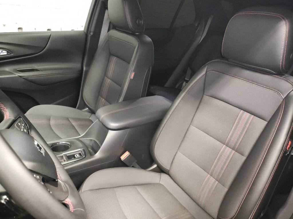 Used 2023 Chevrolet Equinox RS w/ LPO, Floor Liner Package FWD image 25