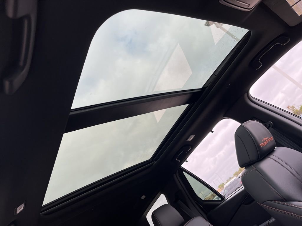 Certified 2025 Honda Pilot TrailSport image 34