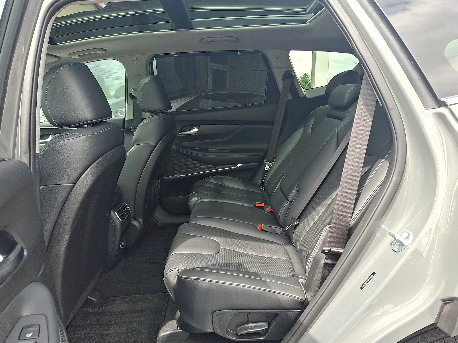 Used 2023 Hyundai Santa Fe Limited AWD/4WD image 11