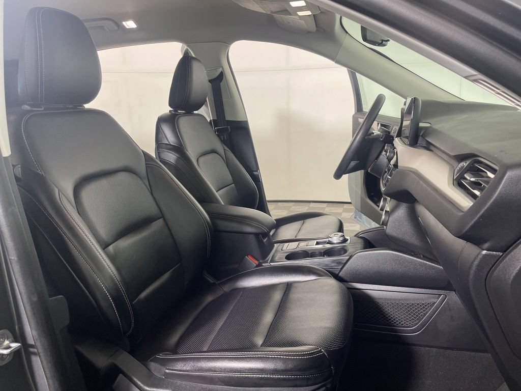 Used 2022 Ford Escape SEL w/ Technology Package AWD/4WD image 23