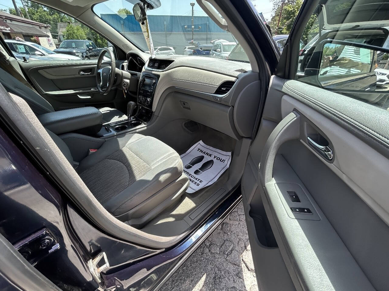 Used 2015 Chevrolet Traverse LT w/ Traveler's Package FWD image 10