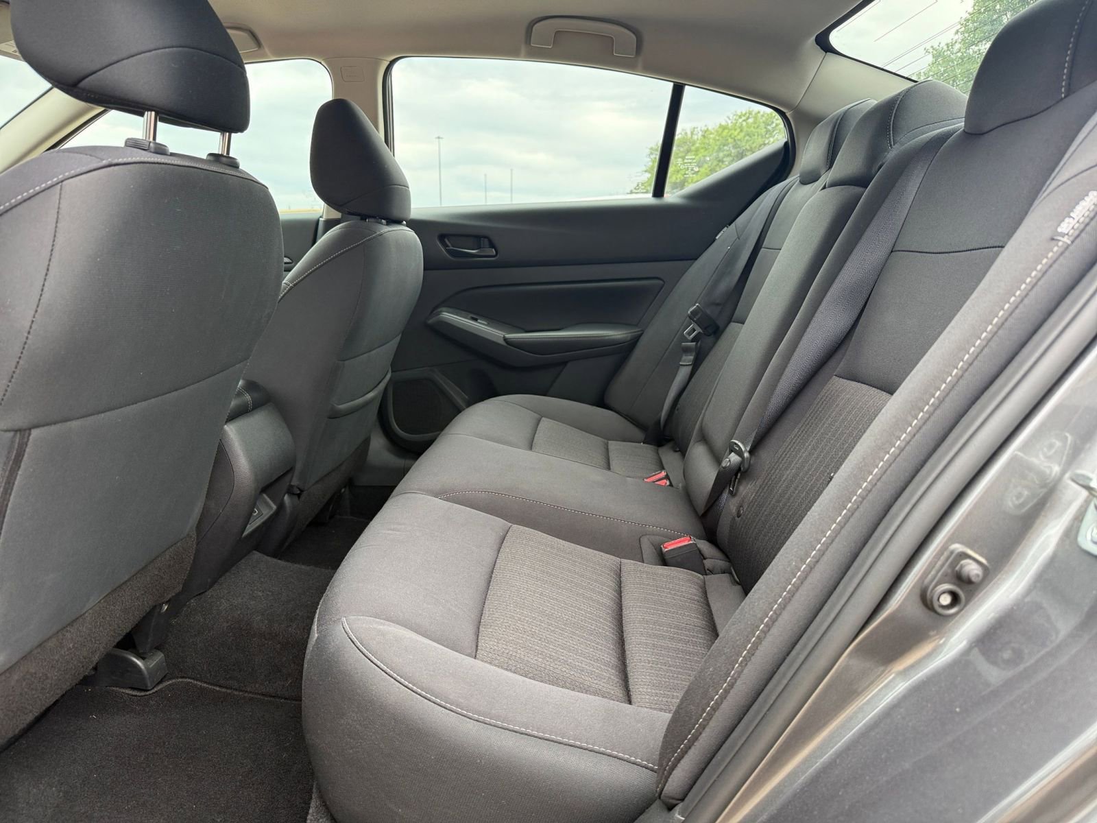 Used 2025 Nissan Altima 2.5 SV FWD image 27