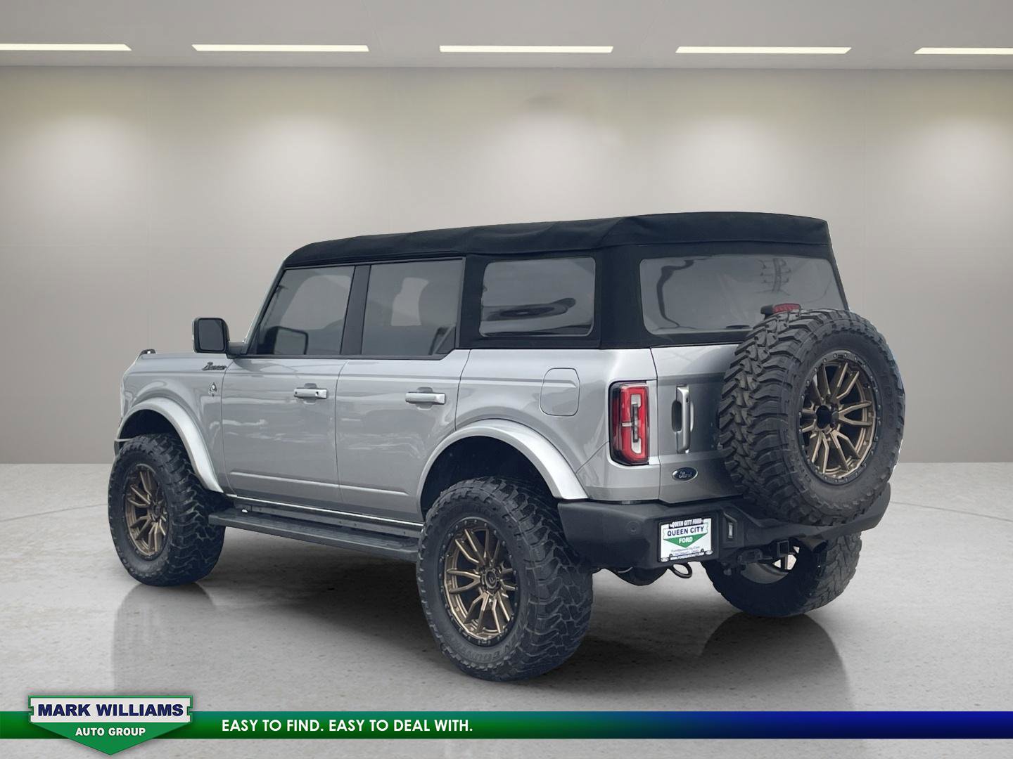 Used 2022 Ford Bronco Outer Banks image 2