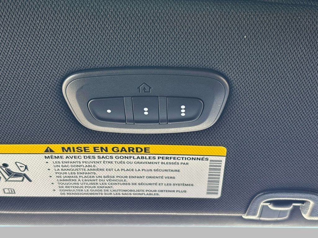 New 2026 Chrysler Pacifica Select AWD/4WD image 13