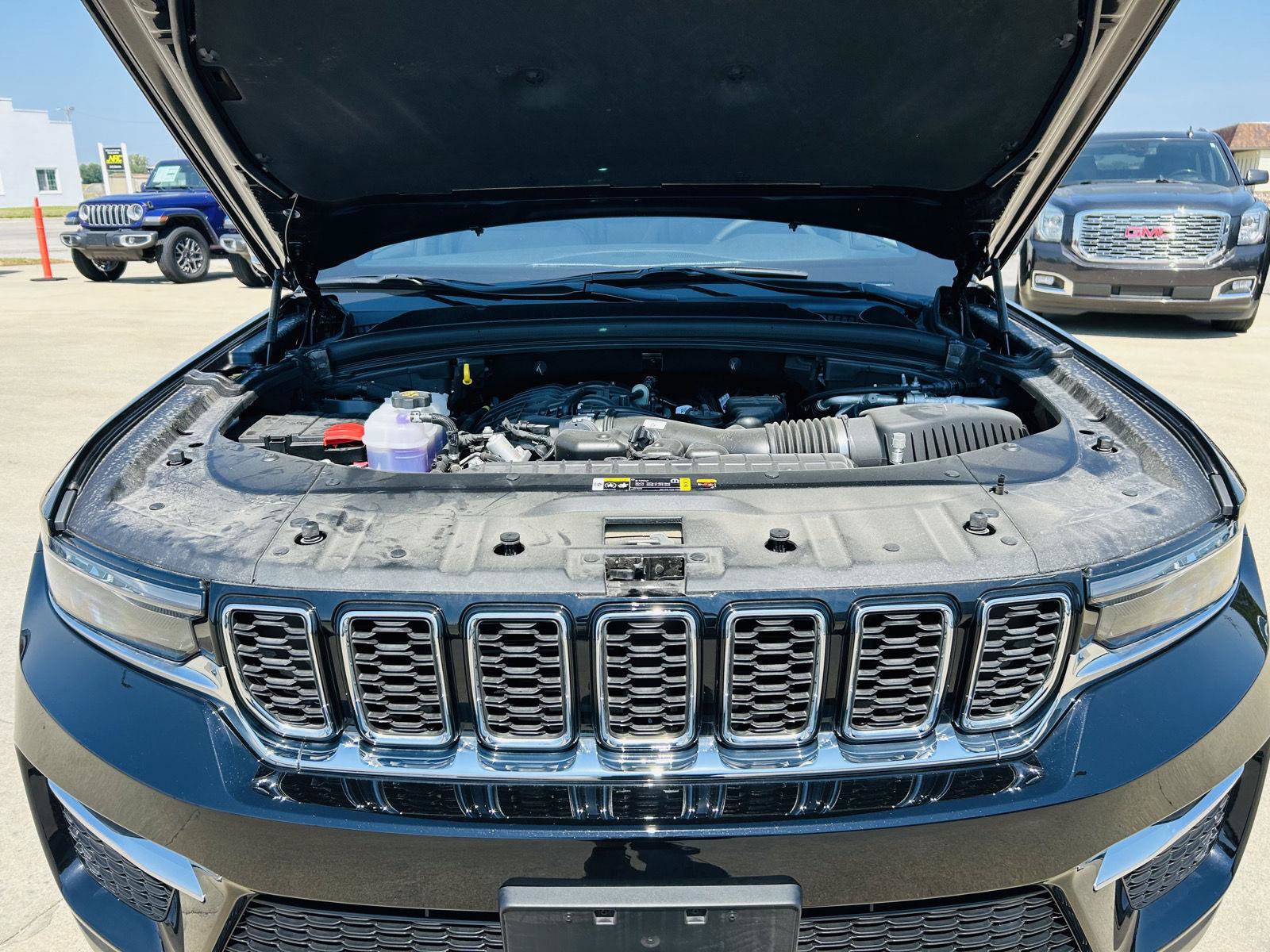 New 2025 Jeep Grand Cherokee Limited AWD/4WD image 44