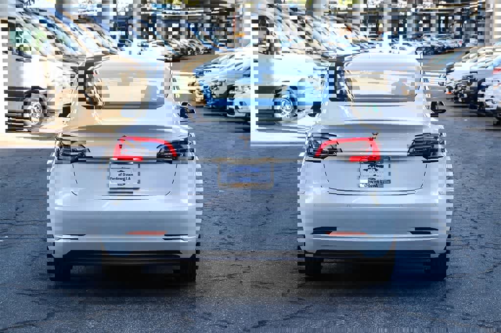 Used 2021 Tesla Model 3 Standard Range Plus image 5