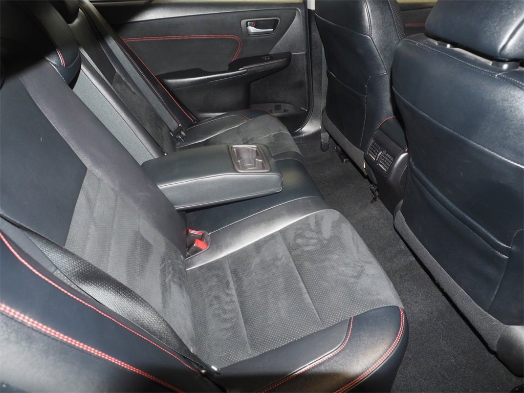 Used 2016 Toyota Camry XLE image 11