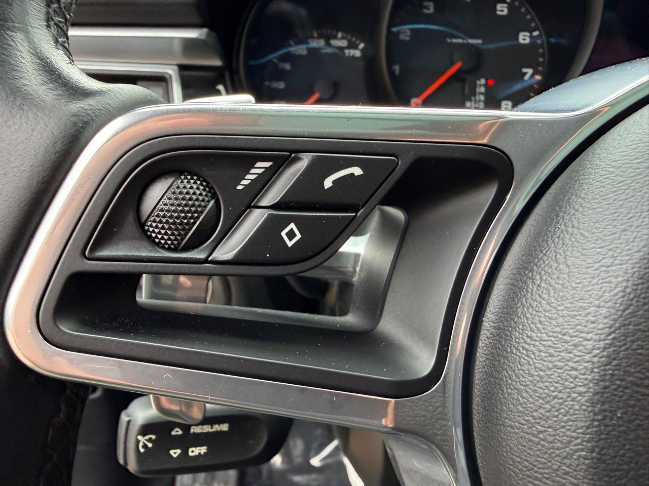 Used 2018 Porsche Macan AWD/4WD image 16