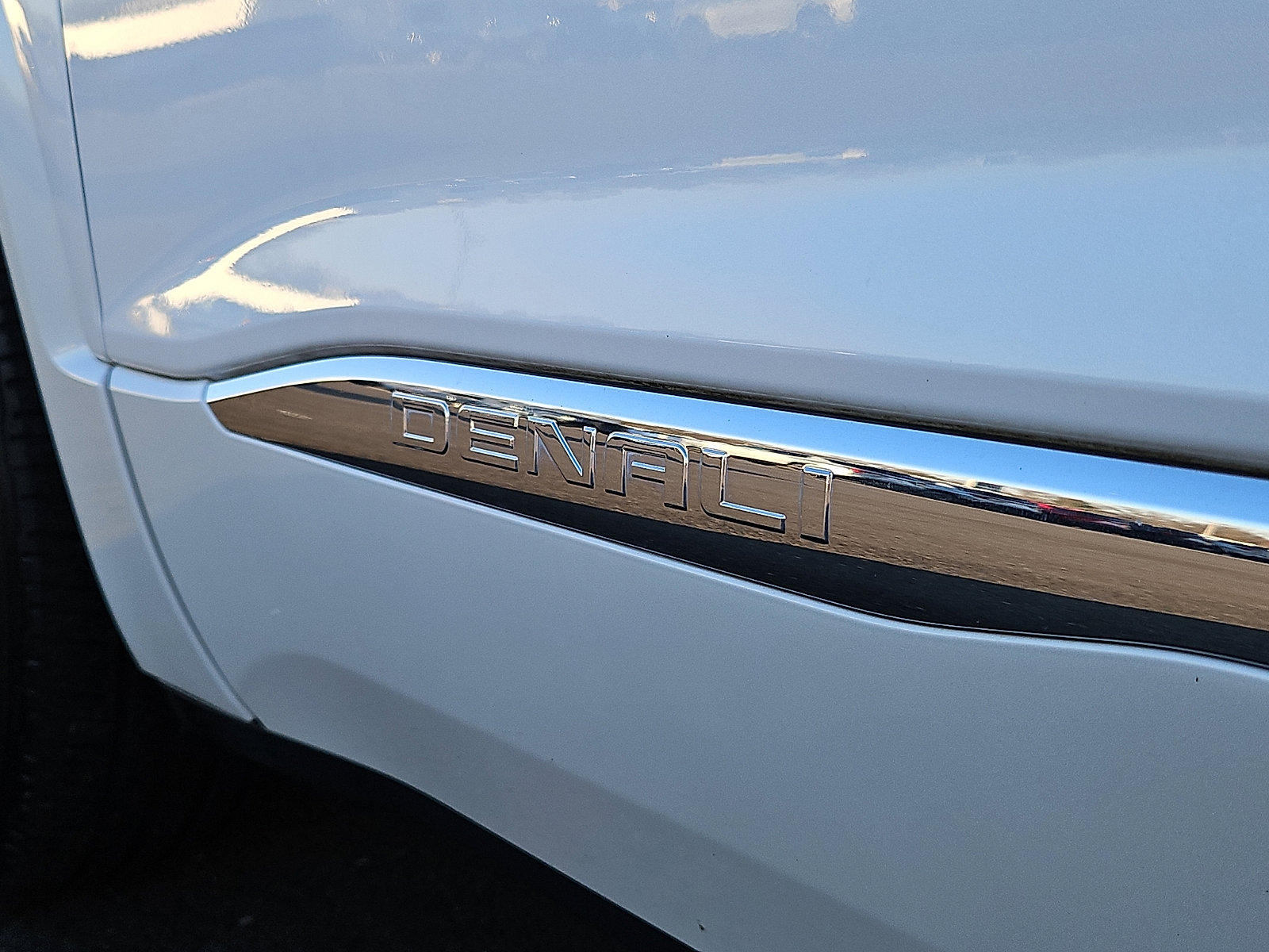 Used 2017 GMC Acadia Denali w/ Technology Package image 32