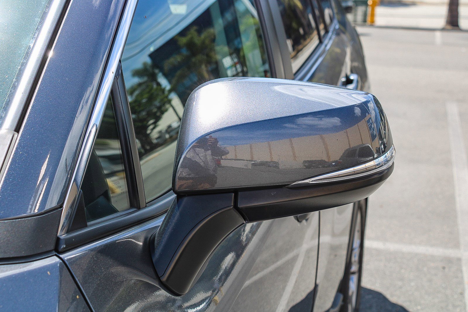 Used 2022 Toyota RAV4 XLE w/ Convenience Package FWD image 16