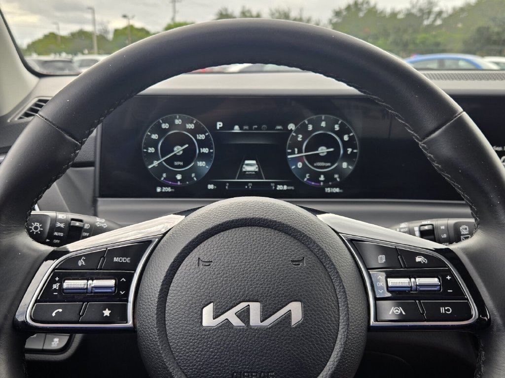 Used 2024 Kia Seltos EX FWD image 22