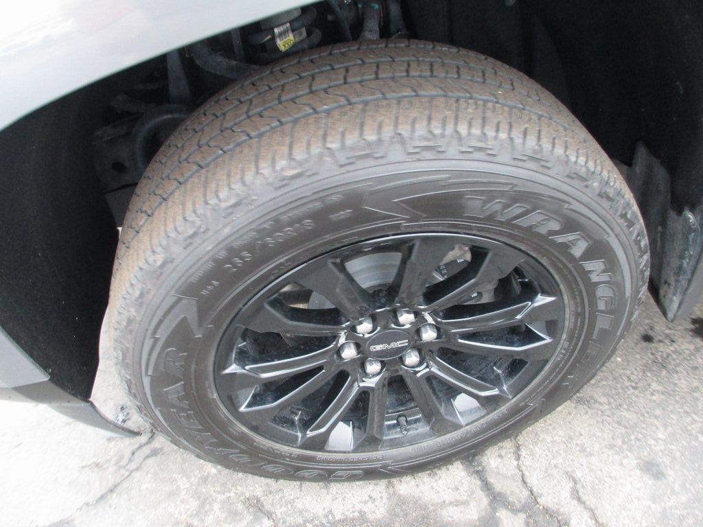 Used 2022 GMC Canyon Elevation w/ Elevation Premium Package image 15