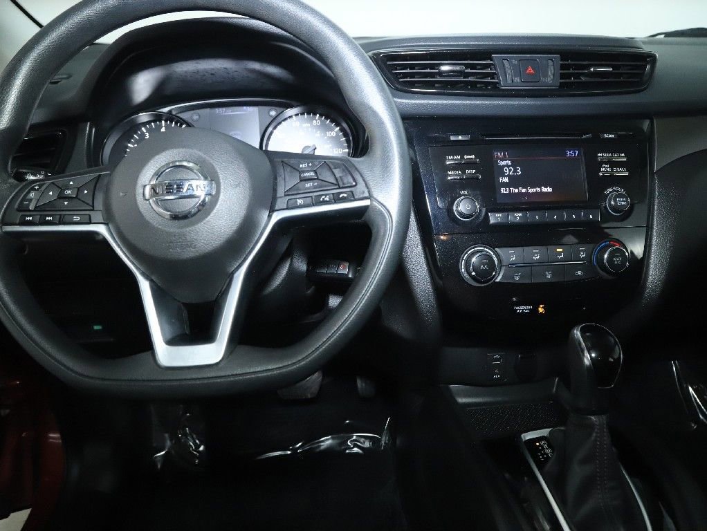 Used 2018 Nissan Rogue Sport S image 26