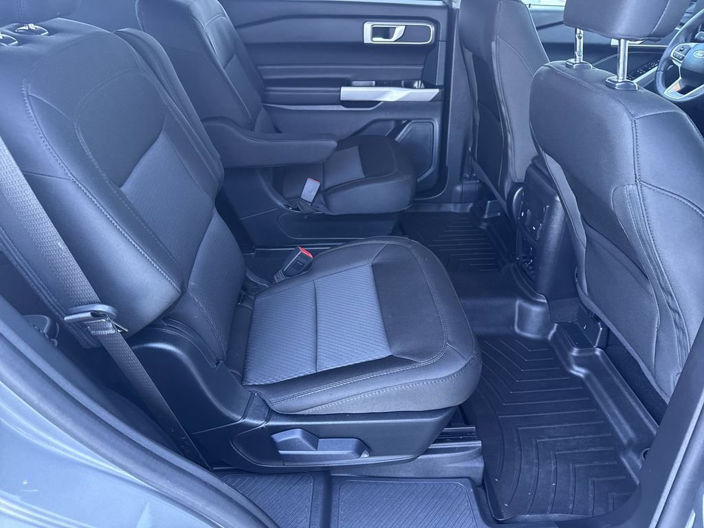 Used 2024 Ford Explorer XLT image 15