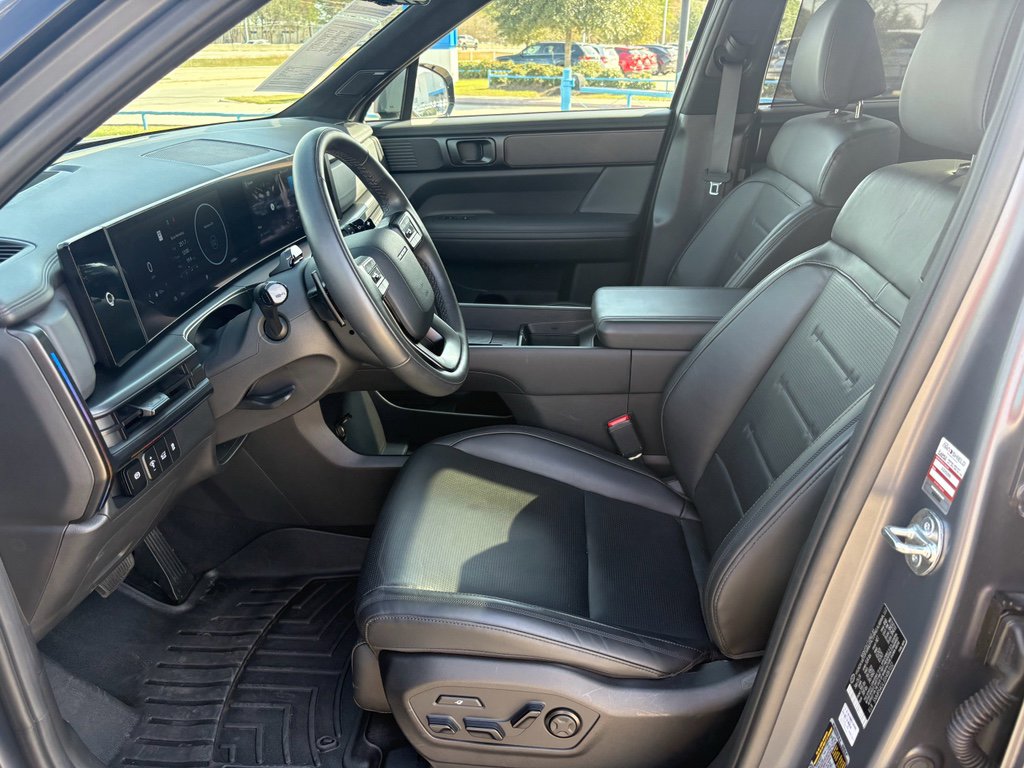 Used 2025 Hyundai Santa Fe Calligraphy image 10