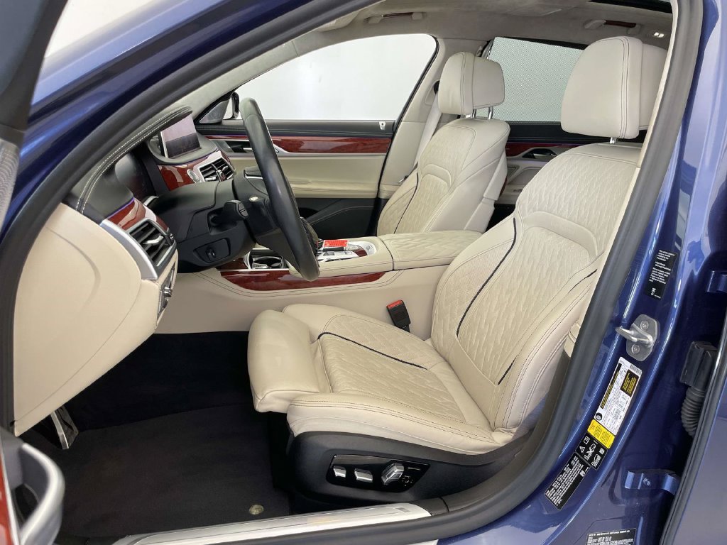 Used 2020 BMW ALPINA B7 xDrive w/ Luxury Rear Seating Package AWD/4WD image 14